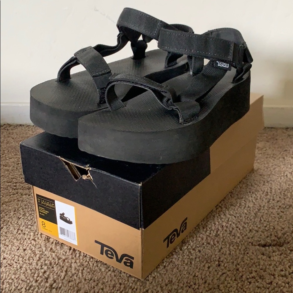 Teva Women’s Flatform Universal Sandals